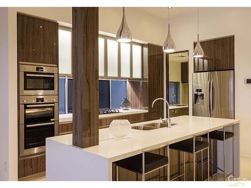 3032b The Boulevarde, Benowa QLD 4217