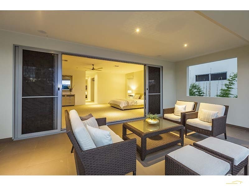 3032b The Boulevarde, Benowa QLD 4217