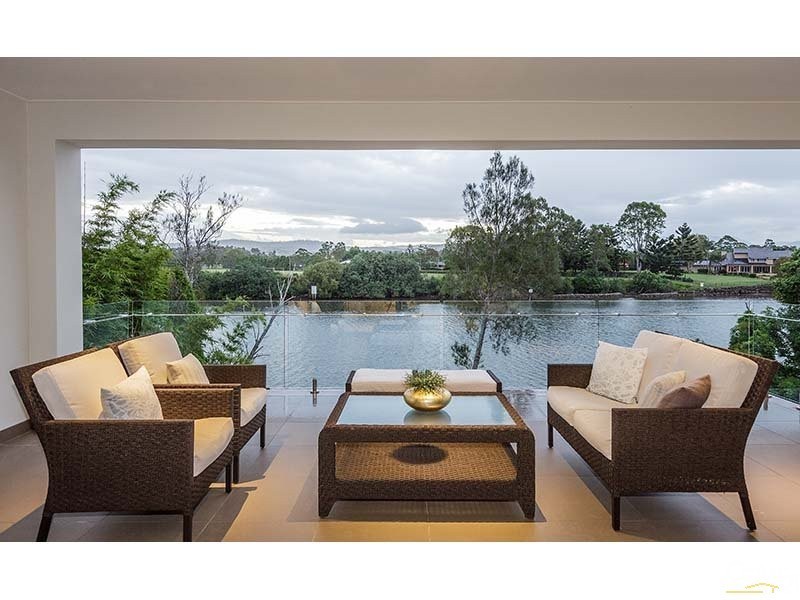 3032b The Boulevarde, Benowa QLD 4217