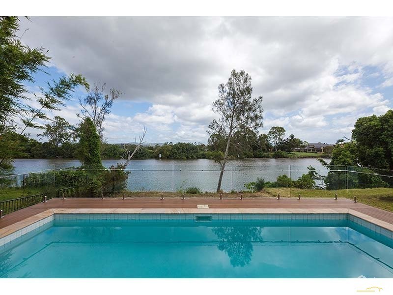 3032b The Boulevarde, Benowa QLD 4217