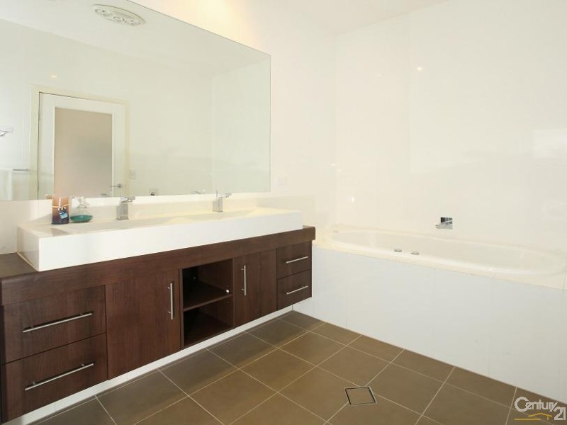 7015b Circa Vista, Benowa QLD 4217