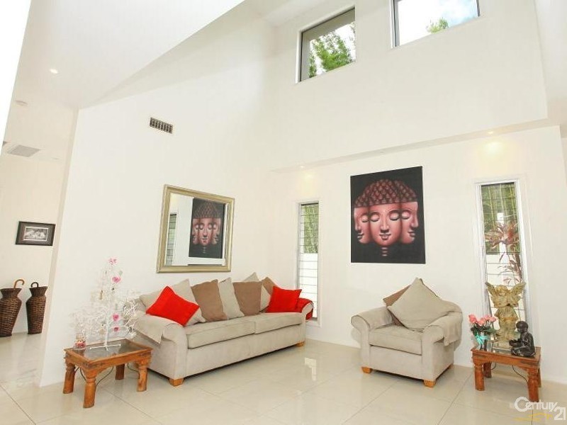 5022 Riverwood Grove, Benowa QLD 4217