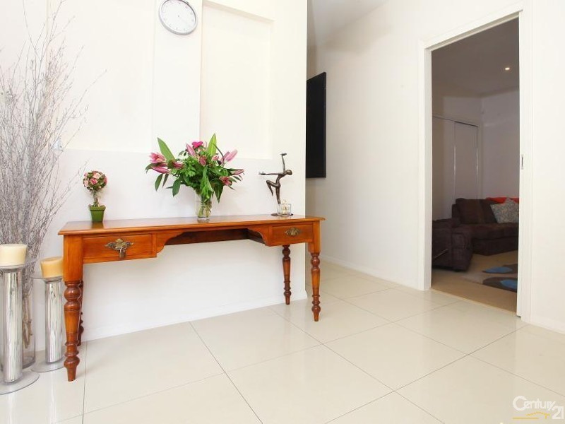 5022 Riverwood Grove, Benowa QLD 4217