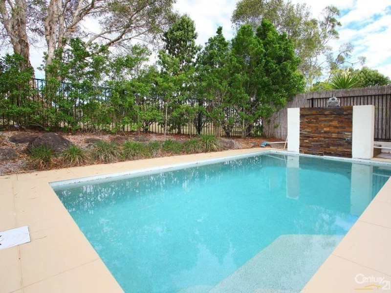 5022 Riverwood Grove, Benowa QLD 4217