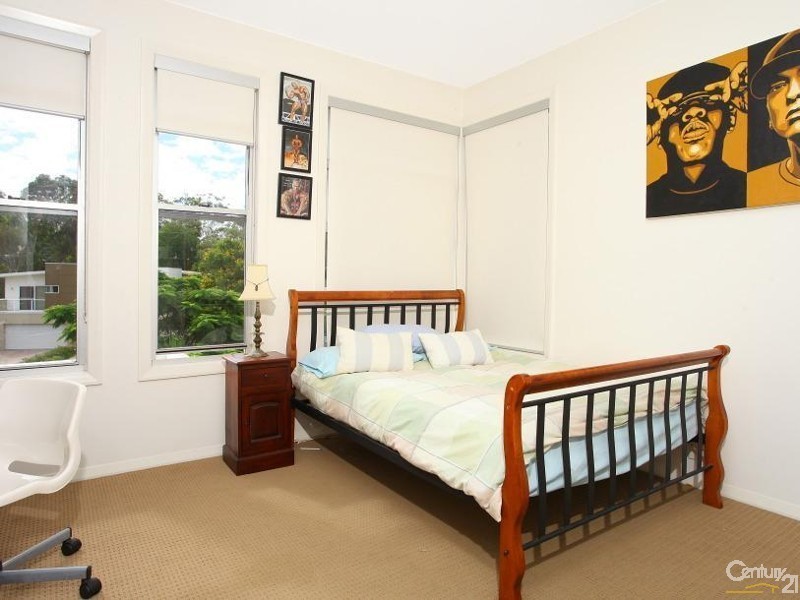 5022 Riverwood Grove, Benowa QLD 4217