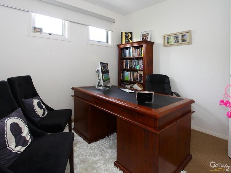 5022 Riverwood Grove, Benowa QLD 4217