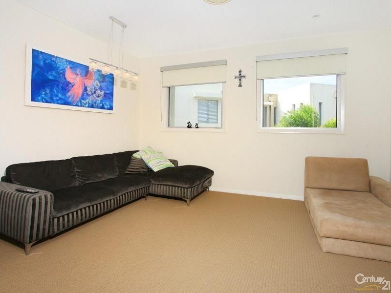 5022 Riverwood Grove, Benowa QLD 4217