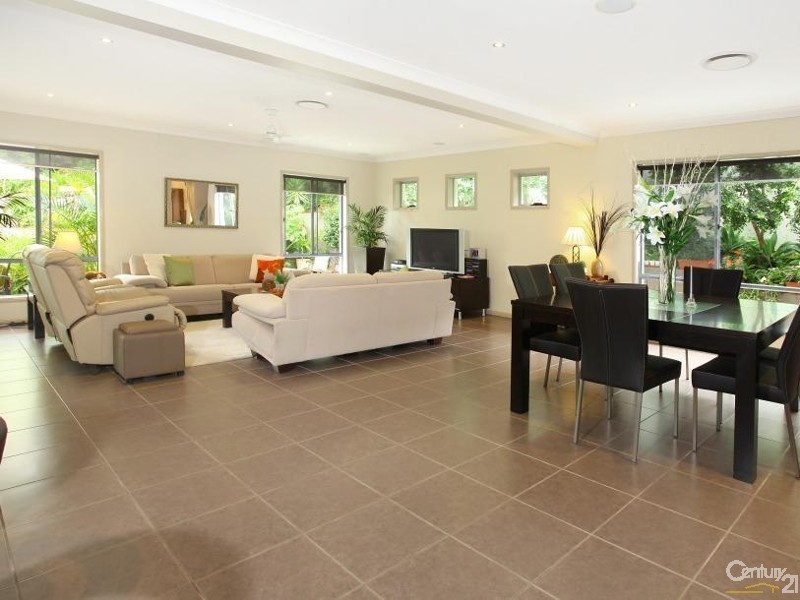 1006 Lakeview Tce., Benowa QLD 4217