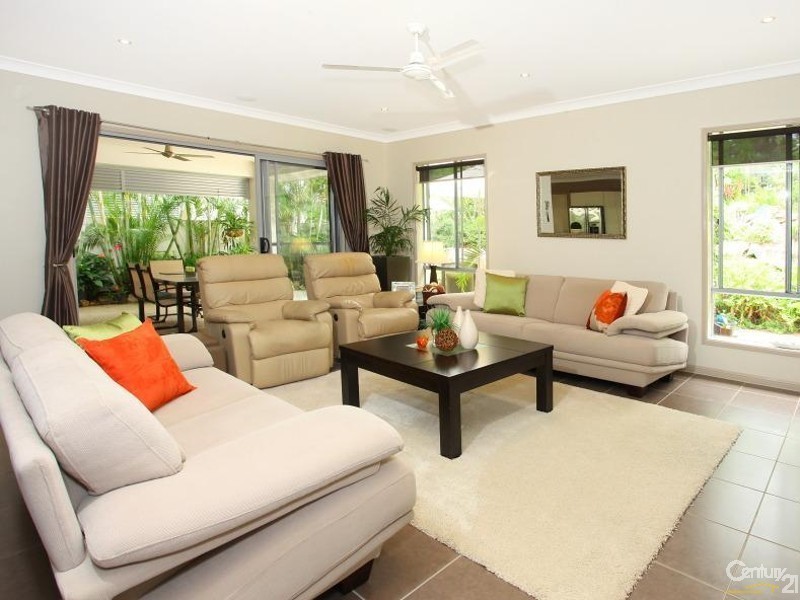 1006 Lakeview Tce., Benowa QLD 4217