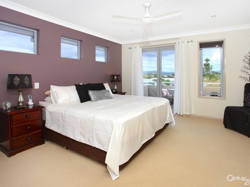 1006 Lakeview Tce., Benowa QLD 4217