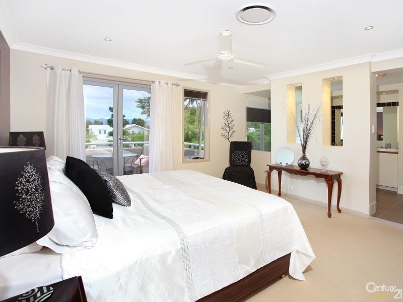 1006 Lakeview Tce., Benowa QLD 4217