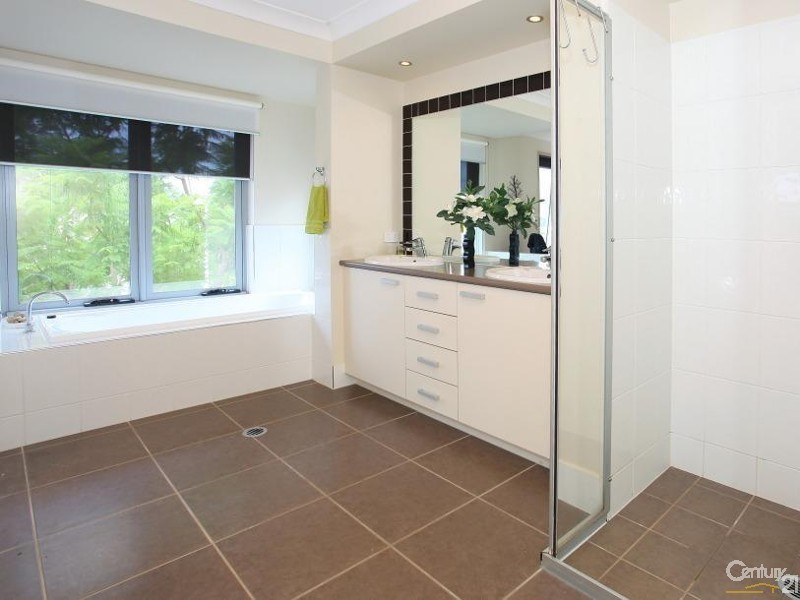 1006 Lakeview Tce., Benowa QLD 4217