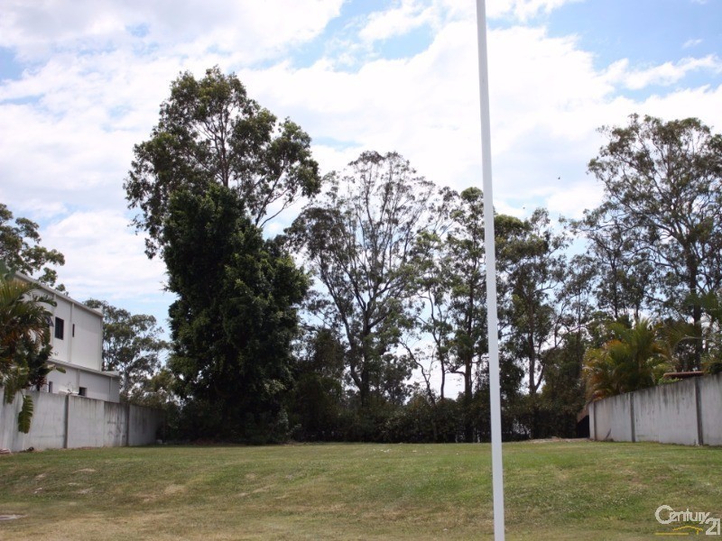 7024 Vista Drive, Benowa QLD 4217