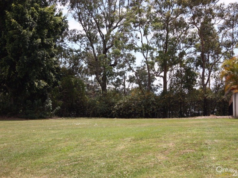 7024 Vista Drive, Benowa QLD 4217