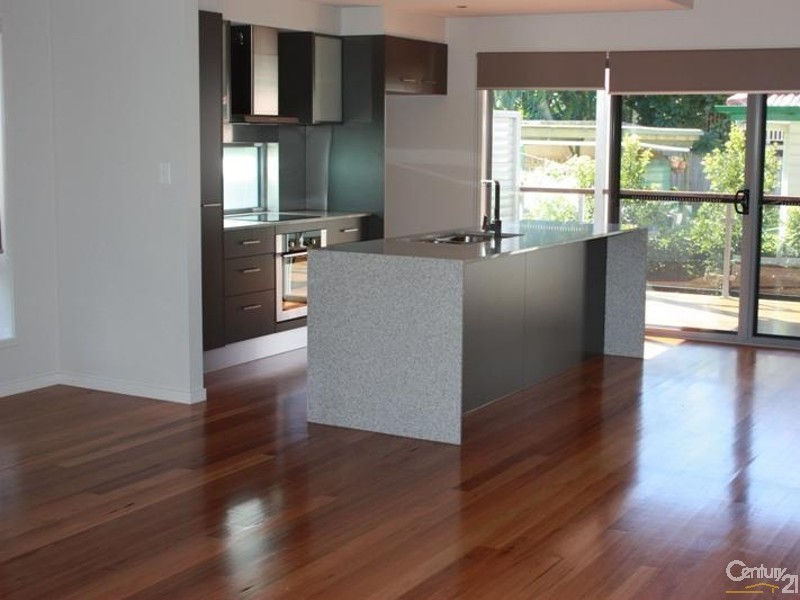 1 Shillito Street, Southport QLD 4215