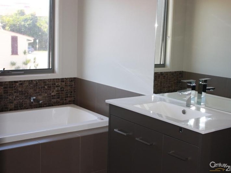 1 Shillito Street, Southport QLD 4215