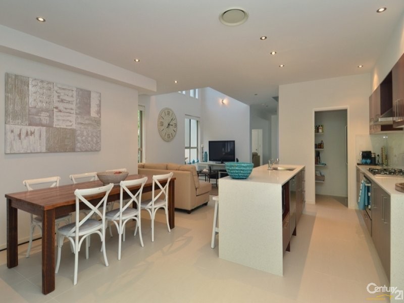 6008A The Boulevarde, Benowa QLD 4217