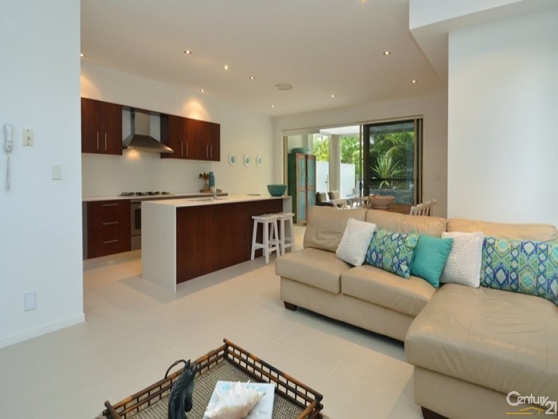6008A The Boulevarde, Benowa QLD 4217