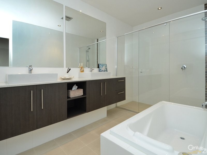 6008A The Boulevarde, Benowa QLD 4217