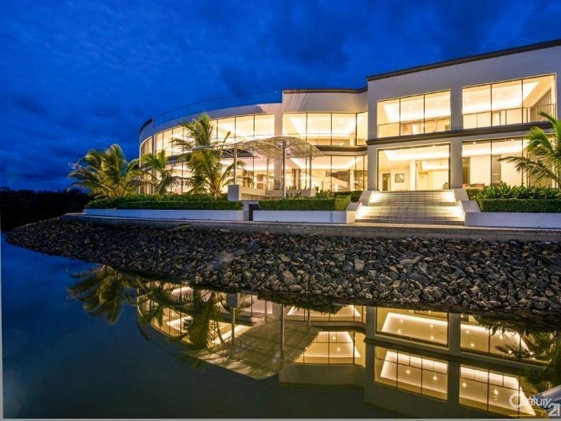 7313 Bayside Close, Sanctuary Cove QLD 4212