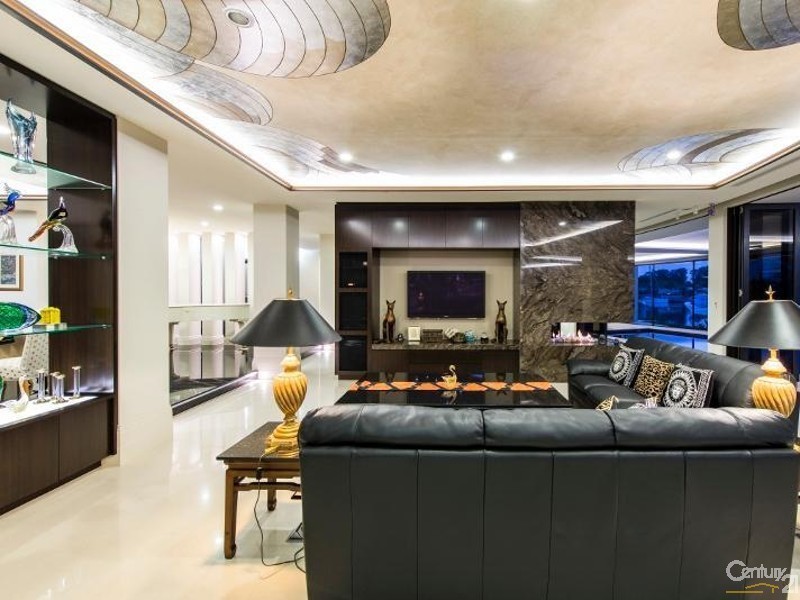 7313 Bayside Close, Sanctuary Cove QLD 4212