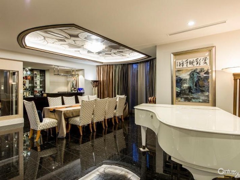 7313 Bayside Close, Sanctuary Cove QLD 4212