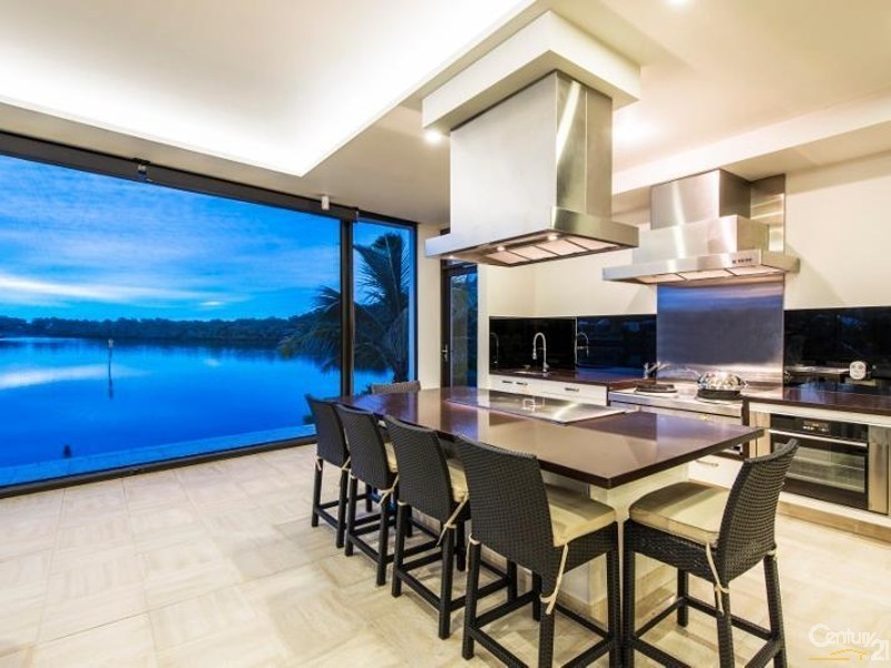 7313 Bayside Close, Sanctuary Cove QLD 4212