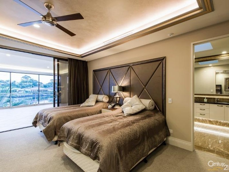 7313 Bayside Close, Sanctuary Cove QLD 4212