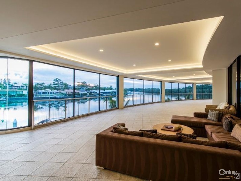 7313 Bayside Close, Sanctuary Cove QLD 4212