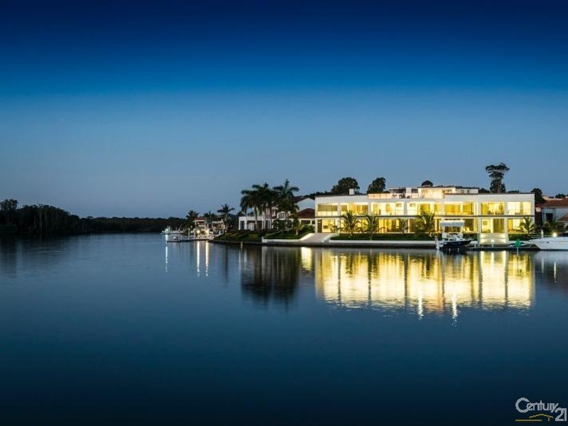 7313 Bayside Close, Sanctuary Cove QLD 4212