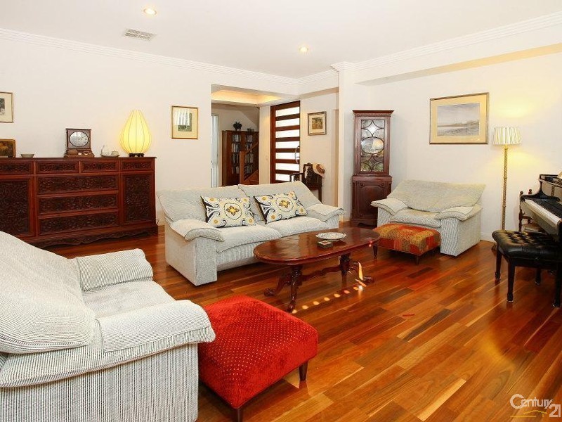 1010 Lakeview Tce, Benowa QLD 4217