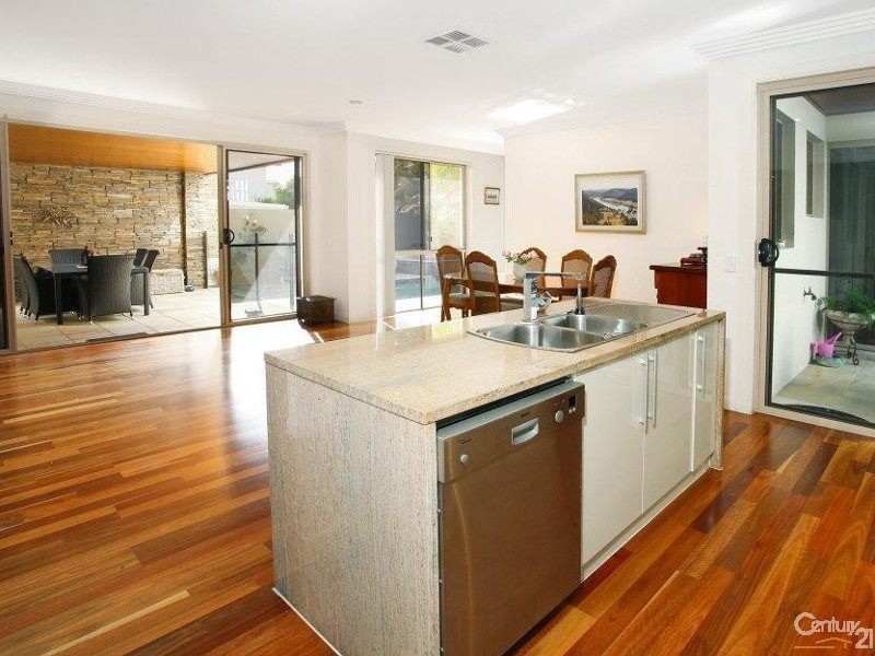 1010 Lakeview Tce, Benowa QLD 4217