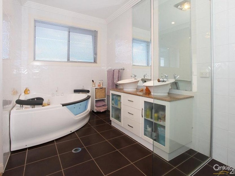 1010 Lakeview Tce, Benowa QLD 4217