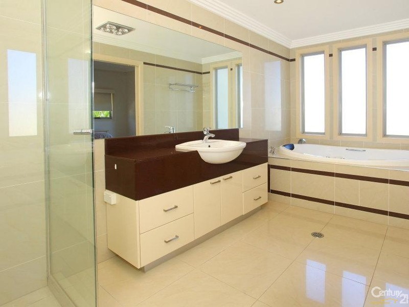 1019A Lakeview Tce., Benowa QLD 4217