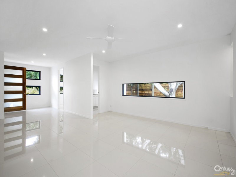 6017 Vista Drive, Benowa QLD 4217