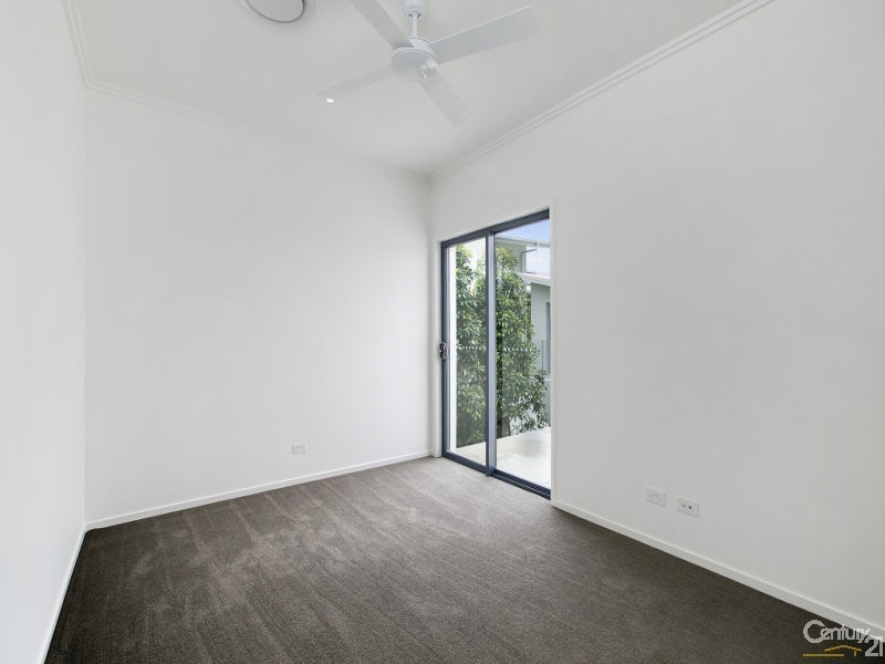 6017 Vista Drive, Benowa QLD 4217