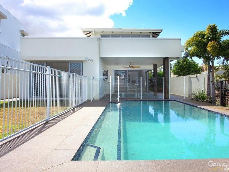 2016A The Boulevarde, Benowa QLD 4217