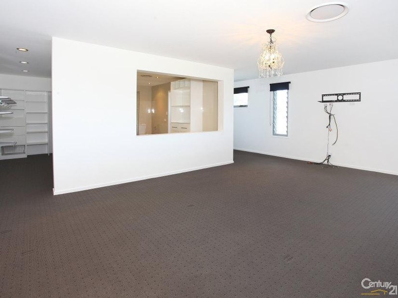 2016A The Boulevarde, Benowa QLD 4217