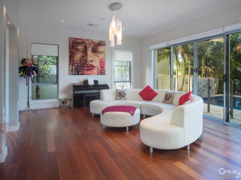 Benowa QLD 4217
