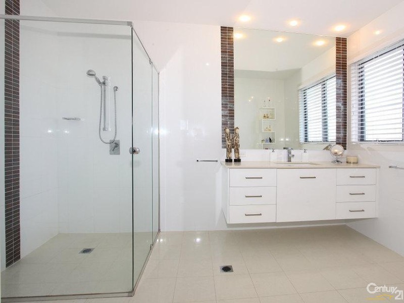 2/4023 Quayside, Benowa QLD 4217