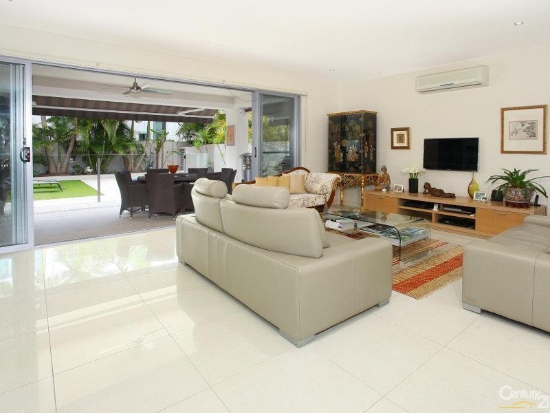 2/4023 Quayside, Benowa QLD 4217