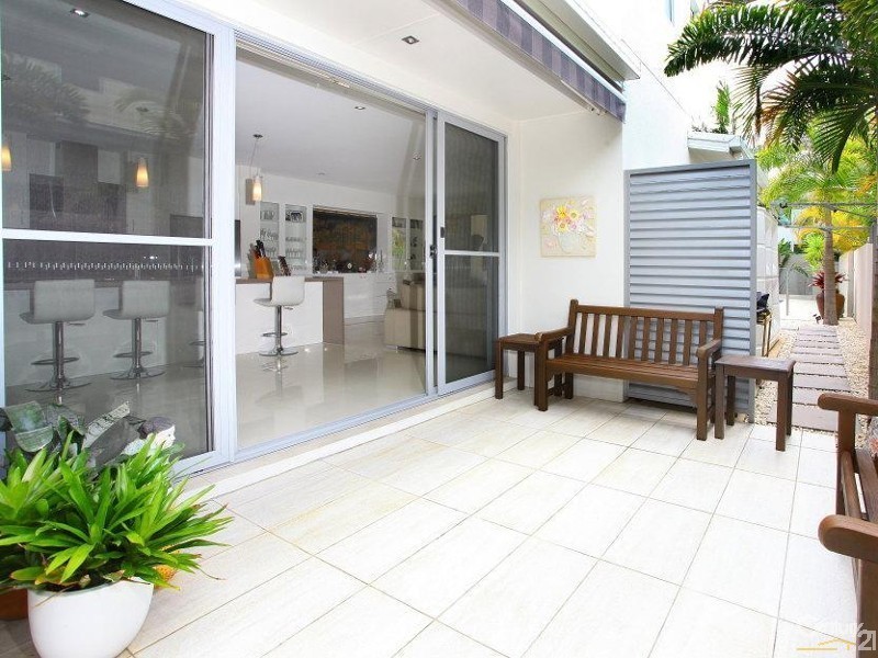 2/4023 Quayside, Benowa QLD 4217