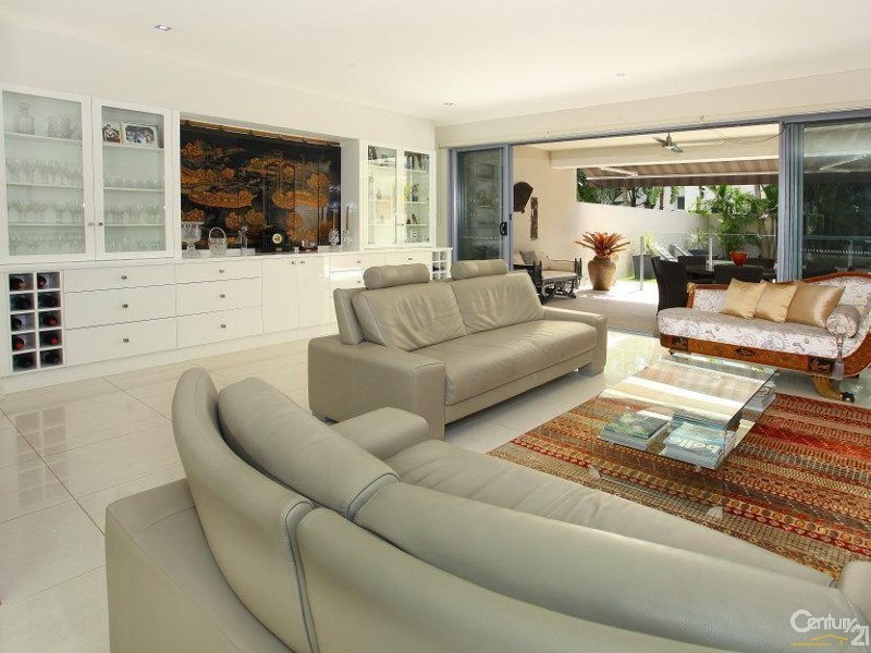 2/4023 Quayside, Benowa QLD 4217