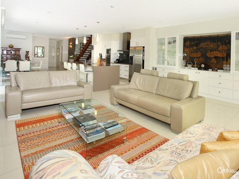 2/4023 Quayside, Benowa QLD 4217