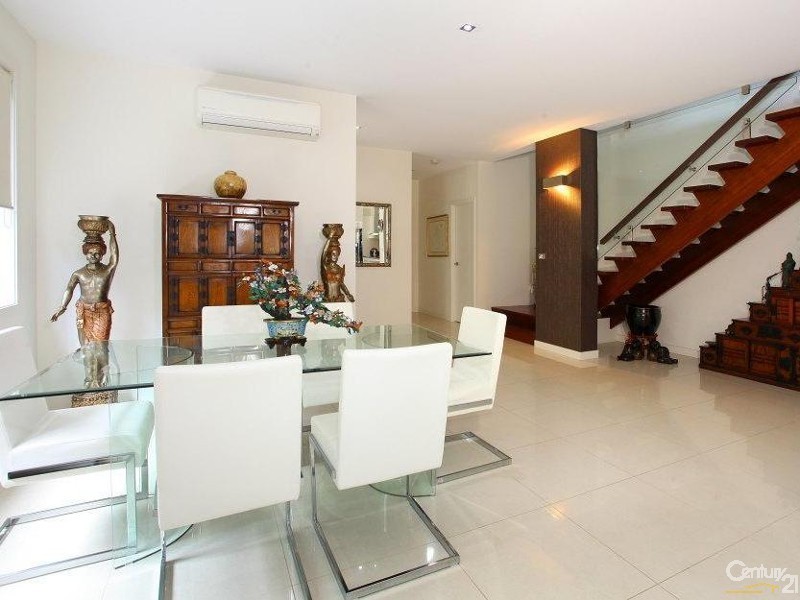 2/4023 Quayside, Benowa QLD 4217