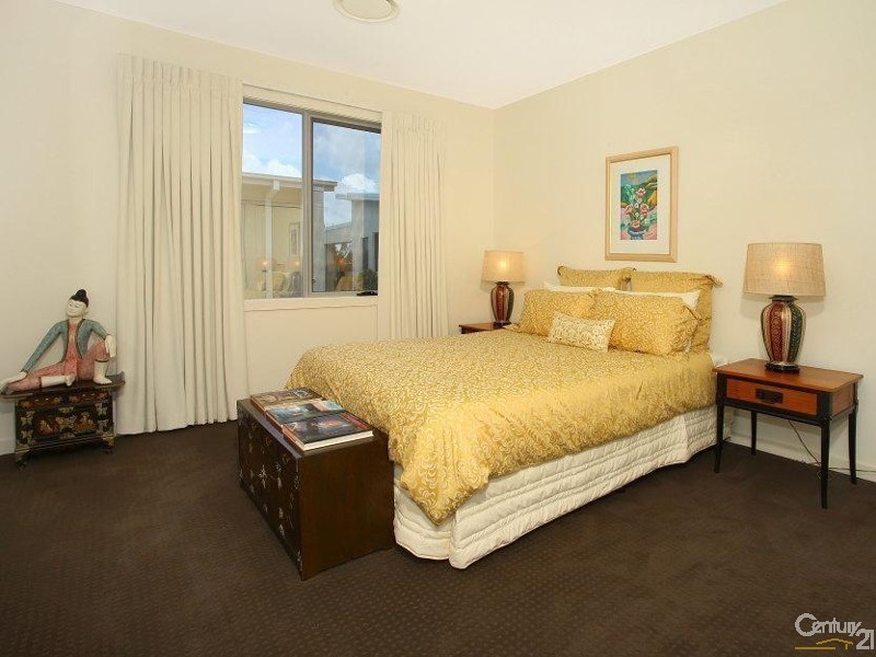 2/4023 Quayside, Benowa QLD 4217