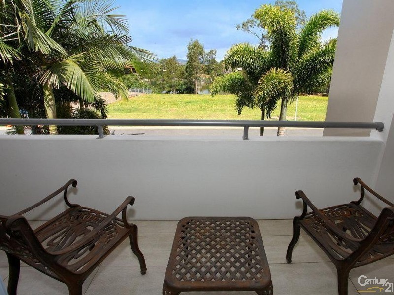 2/4023 Quayside, Benowa QLD 4217