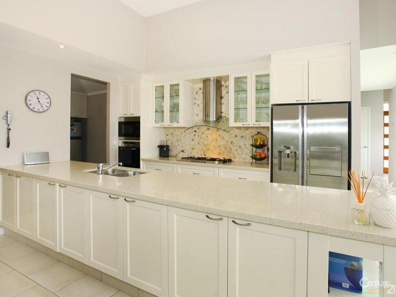 5004 Riverwood Grove, Benowa QLD 4217