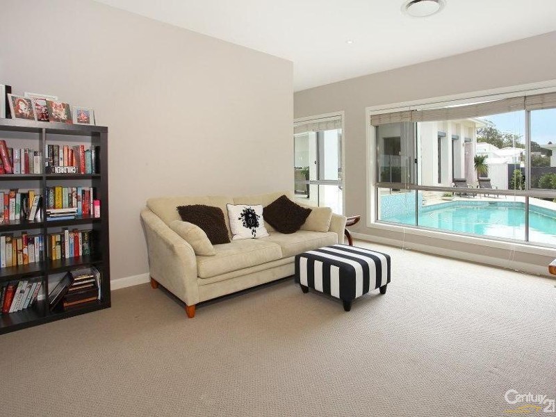 5004 Riverwood Grove, Benowa QLD 4217