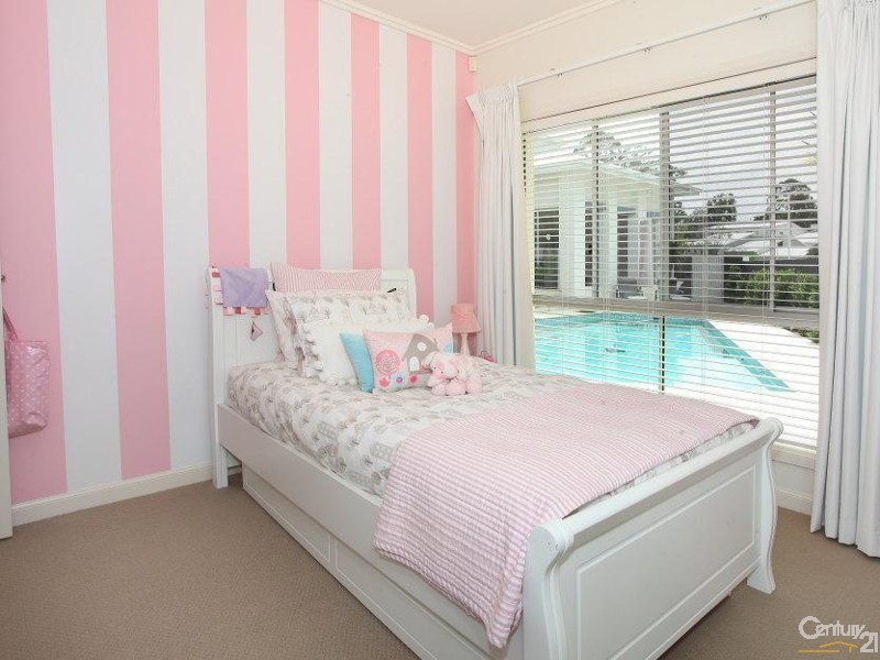 5004 Riverwood Grove, Benowa QLD 4217